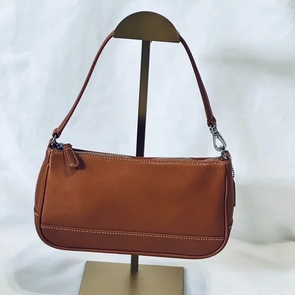 Coach Vintage Hampton Demi Leather Shoulder (pochette) Bag - Picture 2 of 9